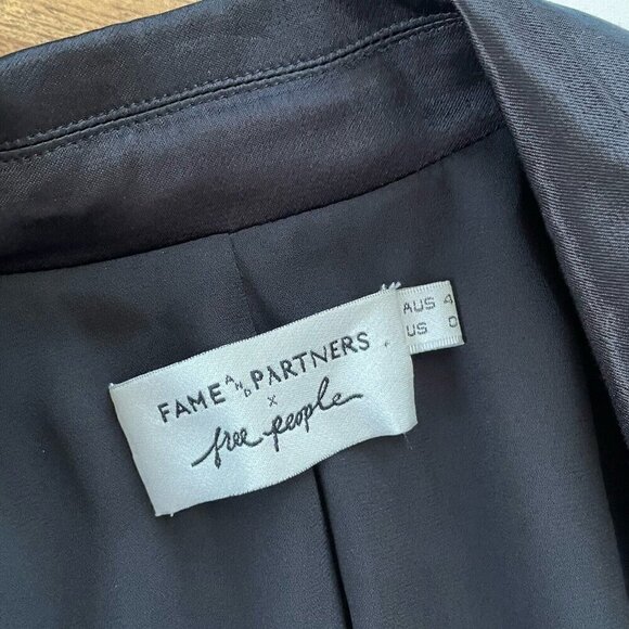 Fame and Partners x Free People Womens Axel Blazer Sz 0 Black Satin Oversized - Picture 10 of 11